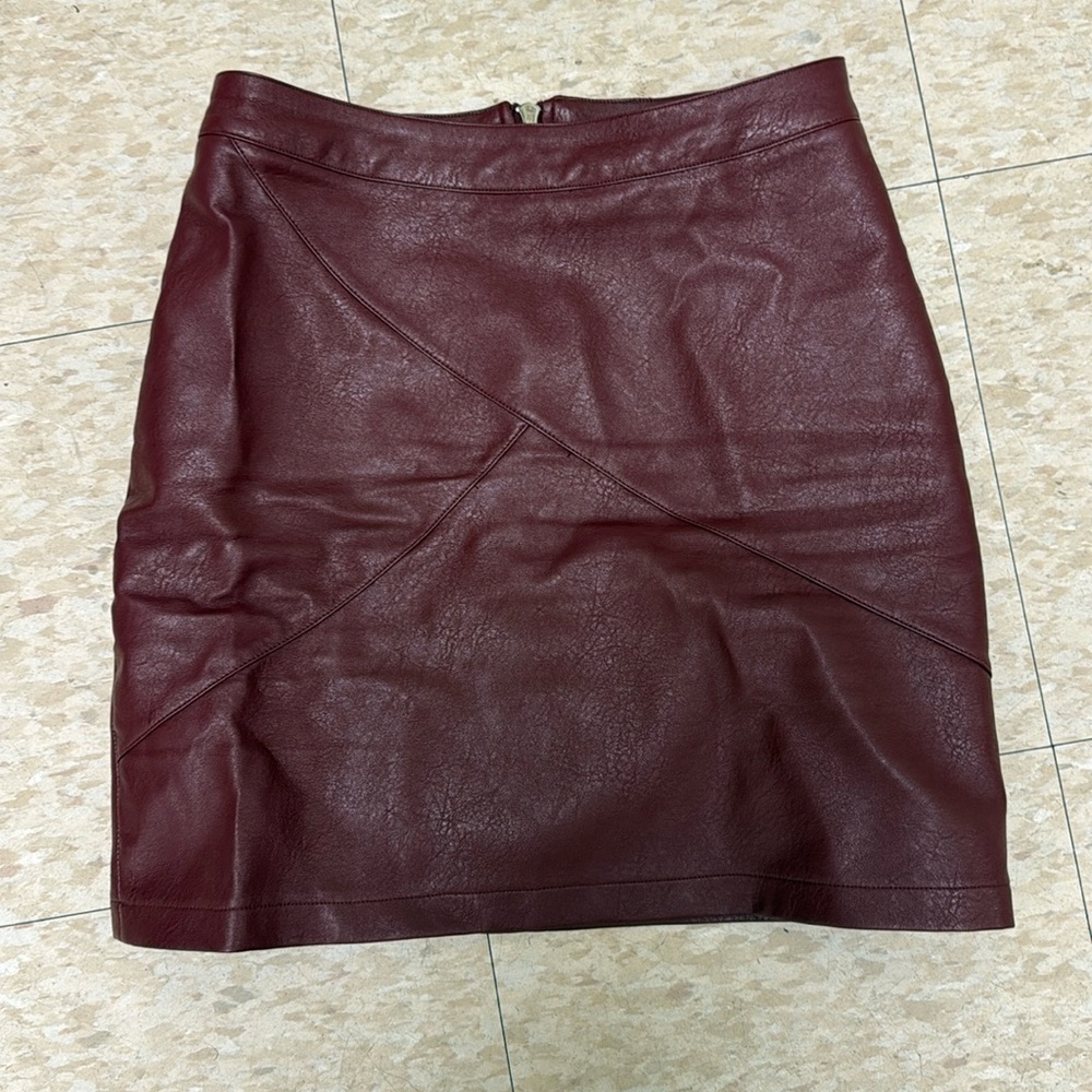 High waisted maroon pleather skirt